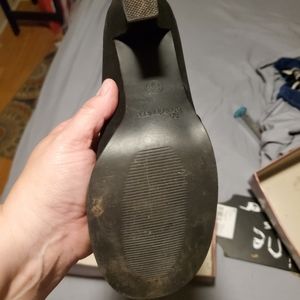 Size 8.5 black, pumps